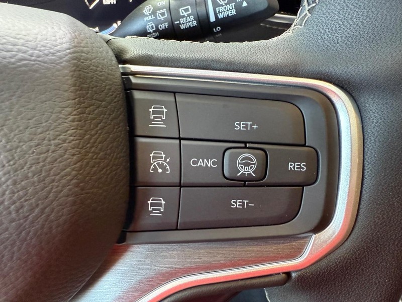 Jeep Grand Wagoneer L Vehicle Image 09