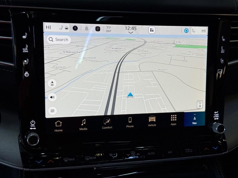 Jeep Grand Wagoneer L Vehicle Image 11