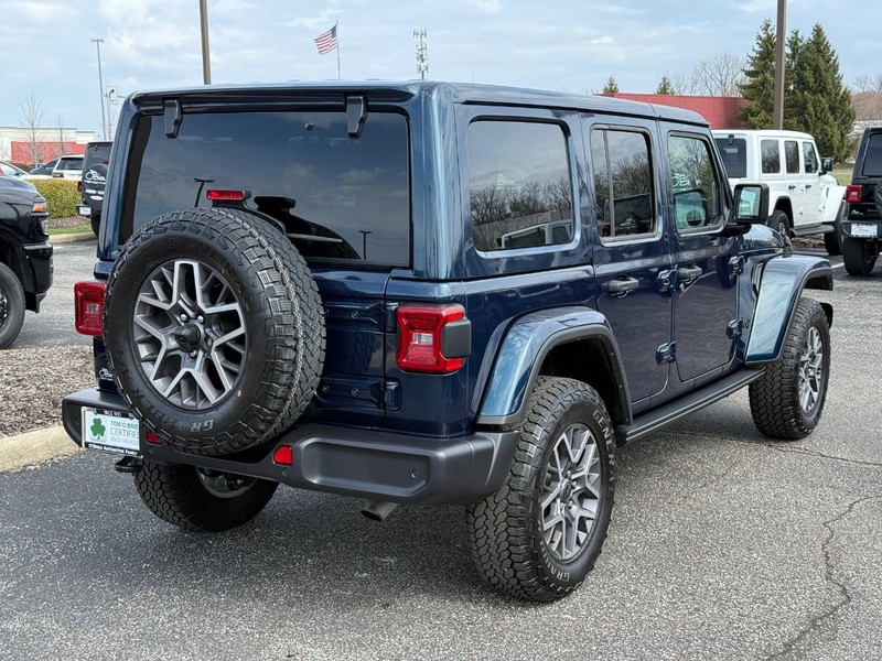 Jeep Wrangler Vehicle Image 03