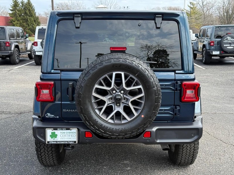 Jeep Wrangler Vehicle Image 04