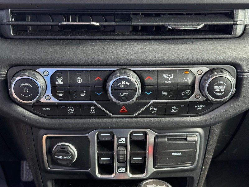 Jeep Wrangler Vehicle Image 19