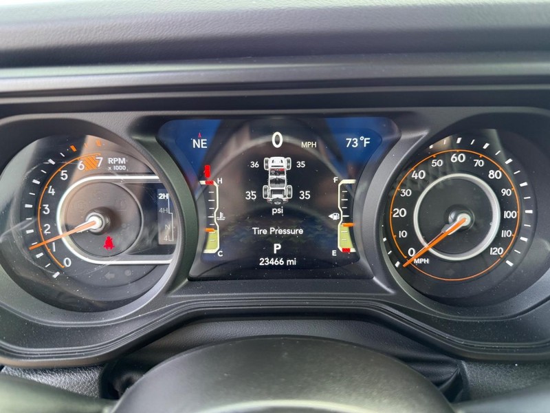 Jeep Wrangler Vehicle Image 22