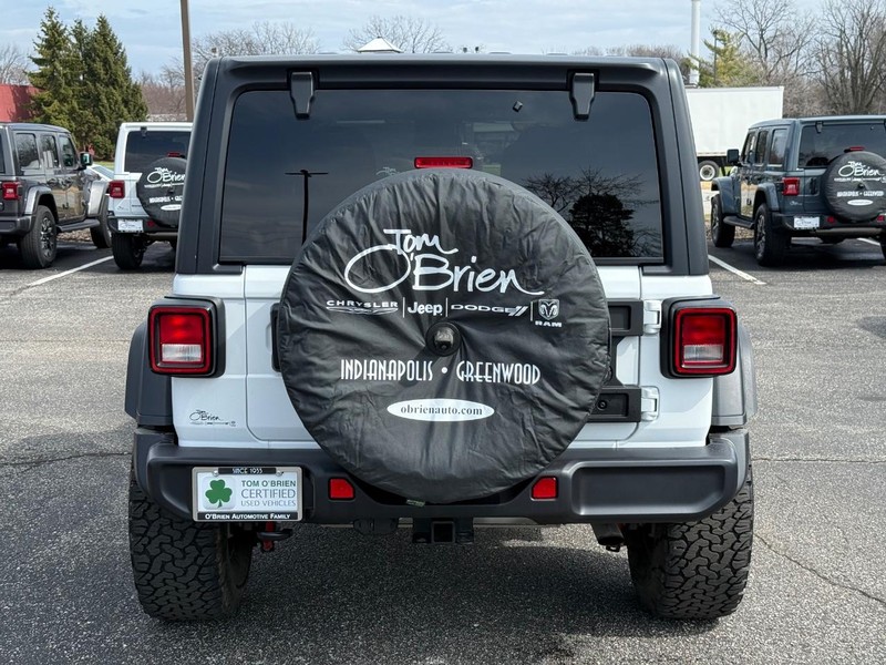 Jeep Wrangler Vehicle Image 04