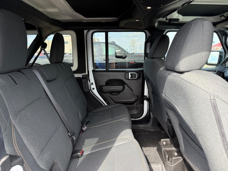 Jeep Wrangler Vehicle Image 10