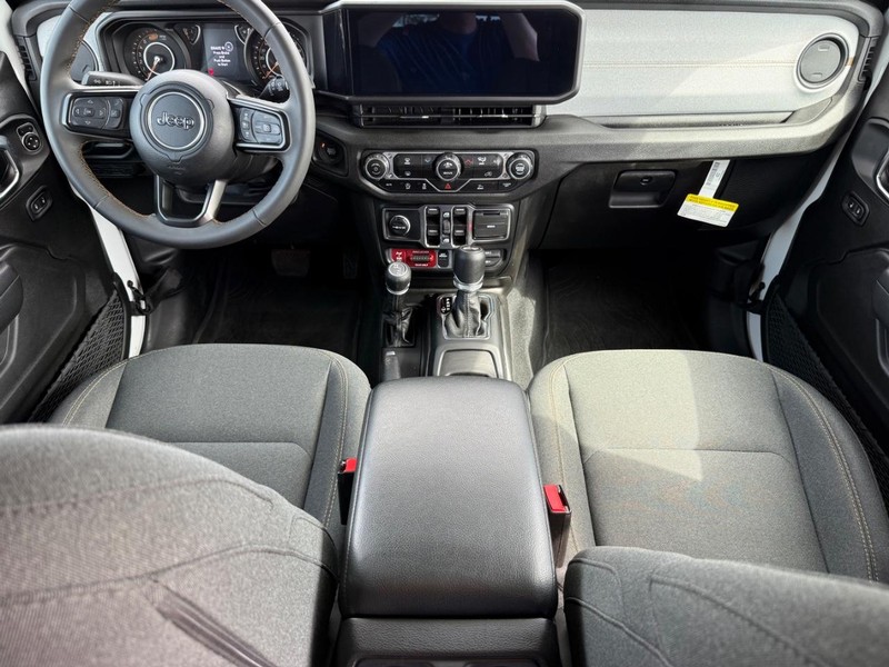 Jeep Wrangler Vehicle Image 11