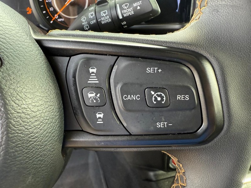 Jeep Wrangler Vehicle Image 14