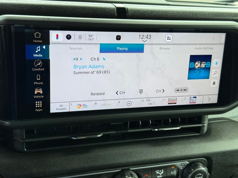 Jeep Wrangler Vehicle Image 16