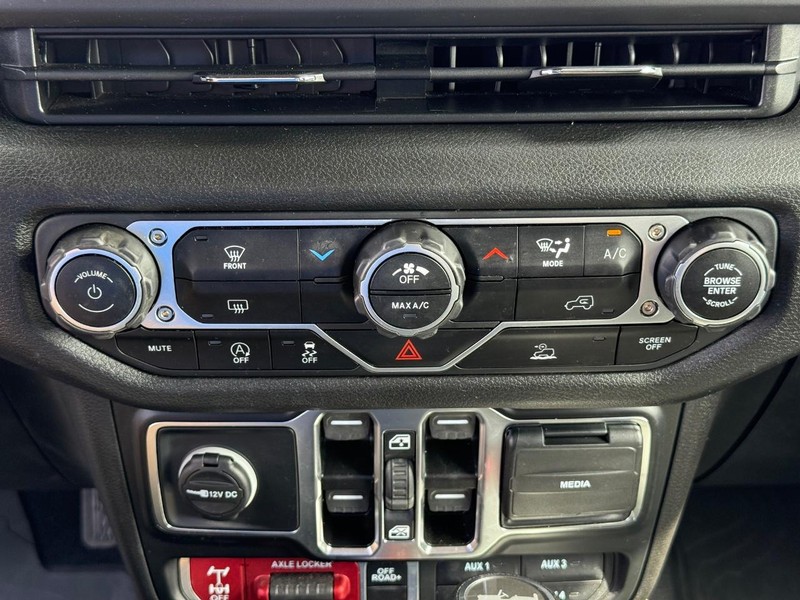 Jeep Wrangler Vehicle Image 18