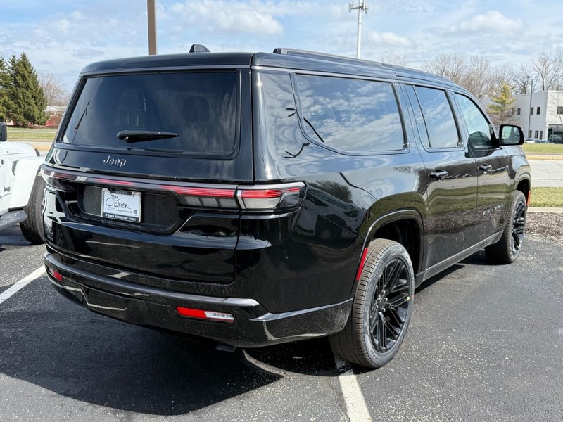 Jeep Grand Wagoneer L Vehicle Image 02