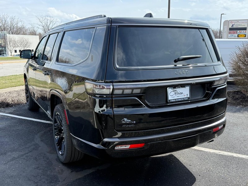 Jeep Grand Wagoneer L Vehicle Image 03