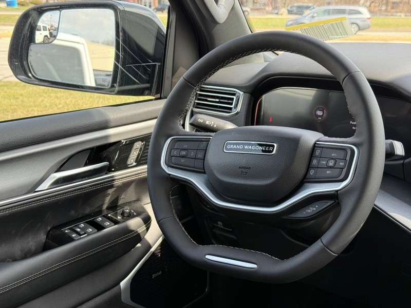 Jeep Grand Wagoneer L Vehicle Image 07