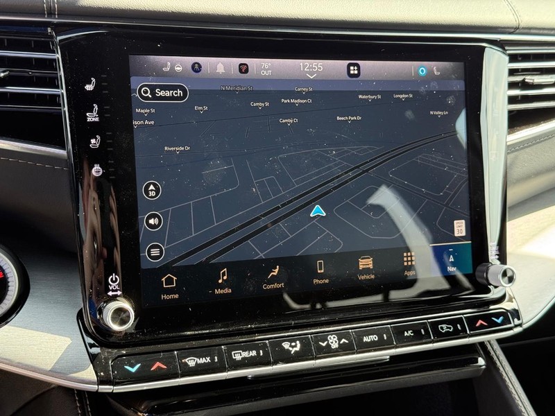 Jeep Grand Wagoneer L Vehicle Image 11