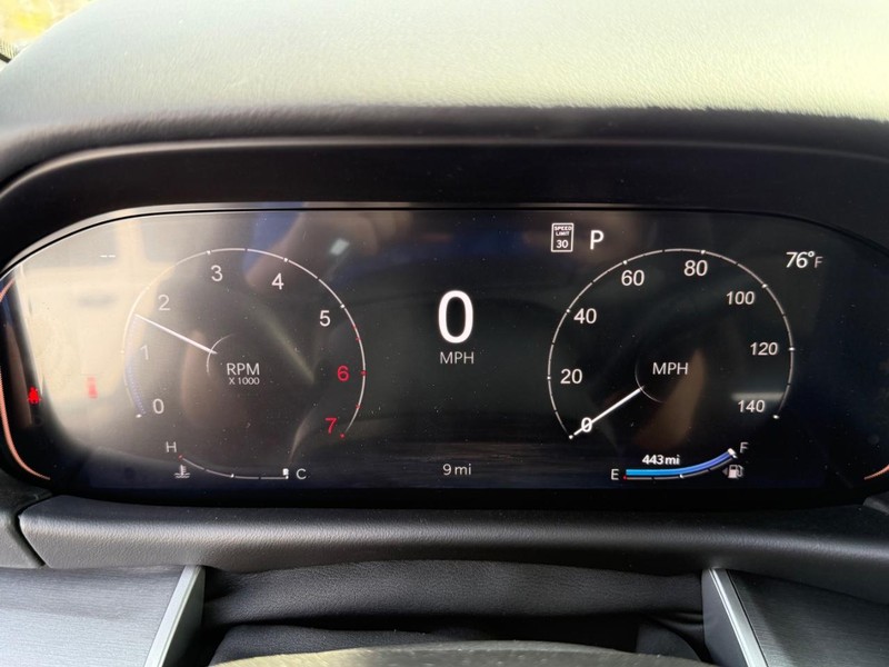 Jeep Grand Wagoneer L Vehicle Image 16