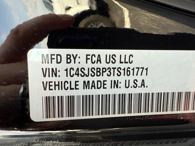 Jeep Grand Wagoneer L Vehicle Image 20