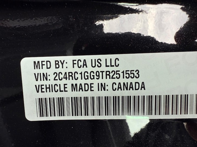 Chrysler Pacifica Vehicle Image 21