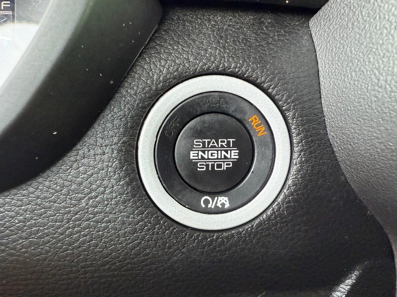 Ram 1500 Vehicle Image 16