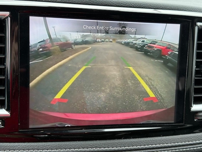 Chrysler Pacifica Vehicle Full-screen Gallery Image 20