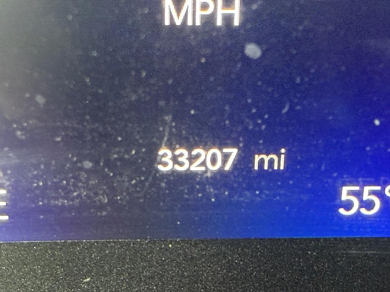 Chrysler Pacifica Vehicle Full-screen Gallery Image 25