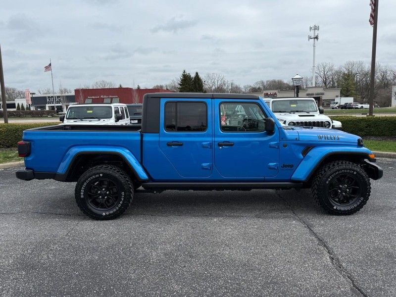 Jeep Gladiator Vehicle Image 02