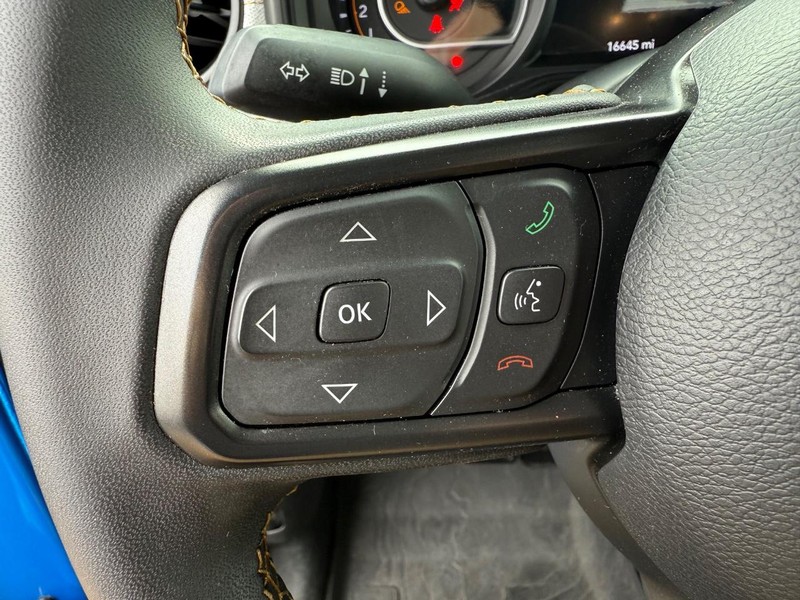 Jeep Gladiator Vehicle Image 13