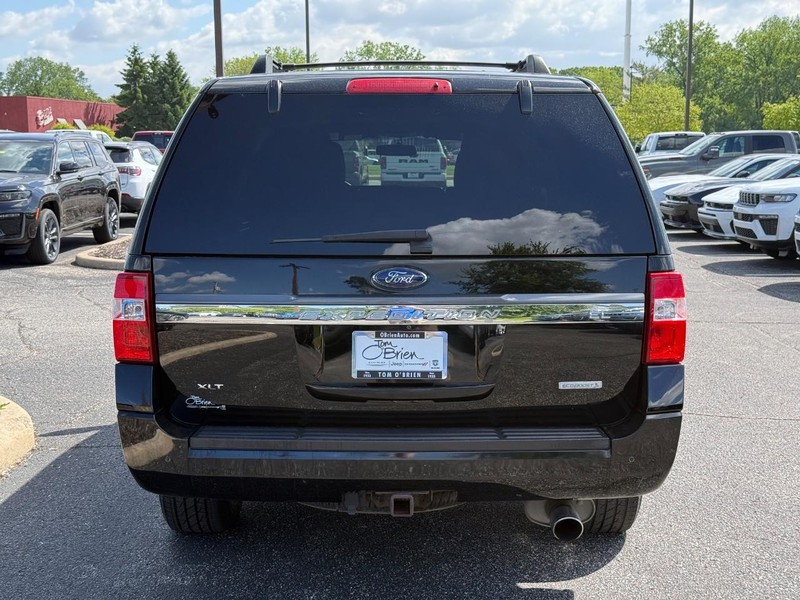 Ford Expedition EL Vehicle Image 04