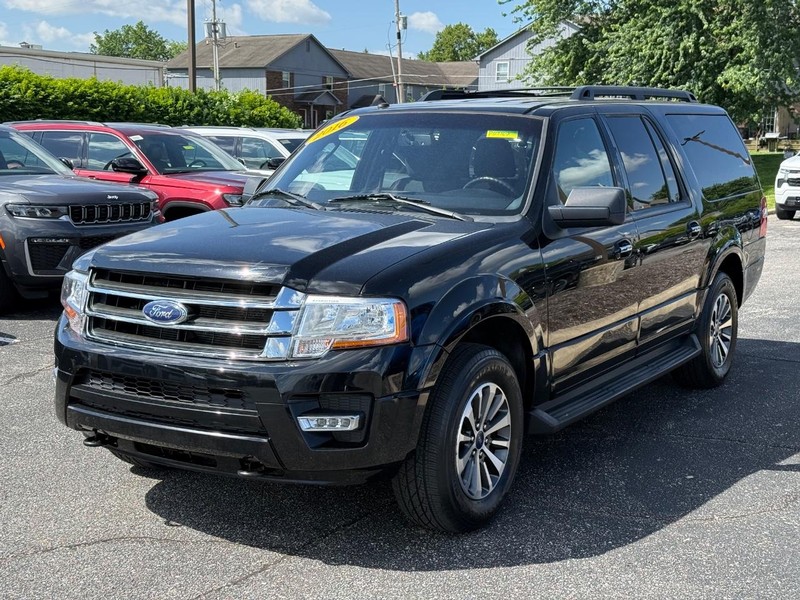 Ford Expedition EL Vehicle Image 08