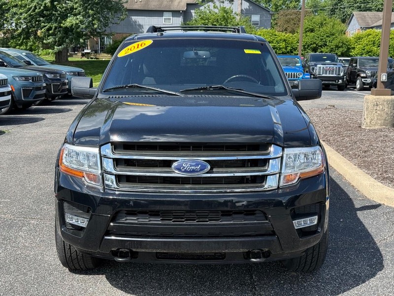 Ford Expedition EL Vehicle Image 09