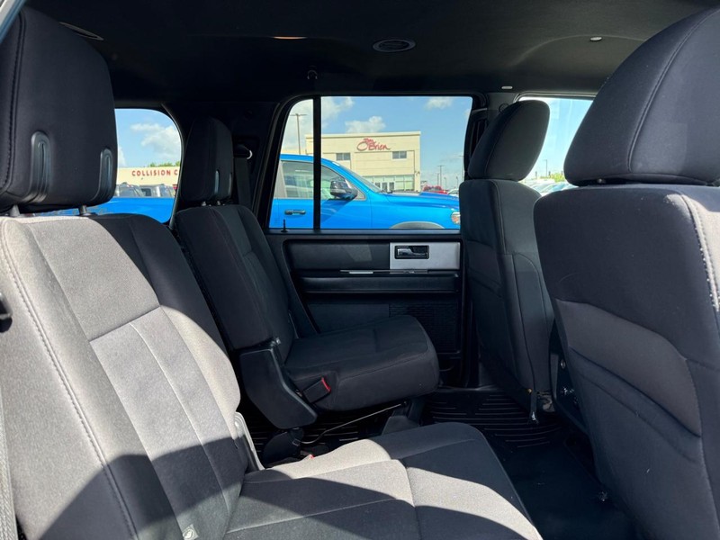 Ford Expedition EL Vehicle Image 10