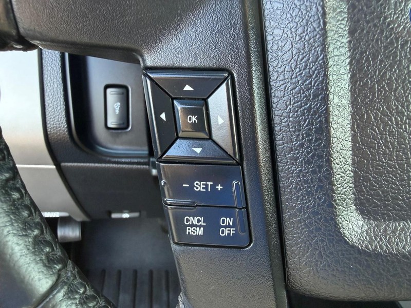 Ford Expedition EL Vehicle Image 14