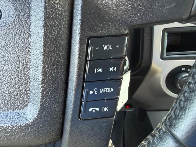 Ford Expedition EL Vehicle Image 15