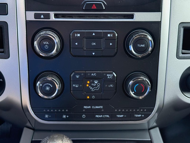Ford Expedition EL Vehicle Image 18