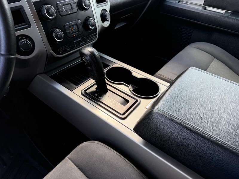 Ford Expedition EL Vehicle Image 19