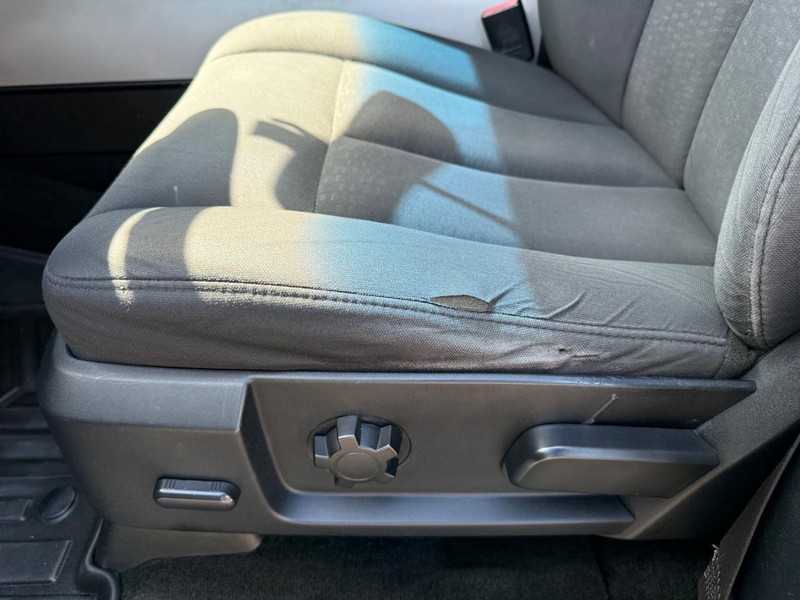 Ford Expedition EL Vehicle Image 24