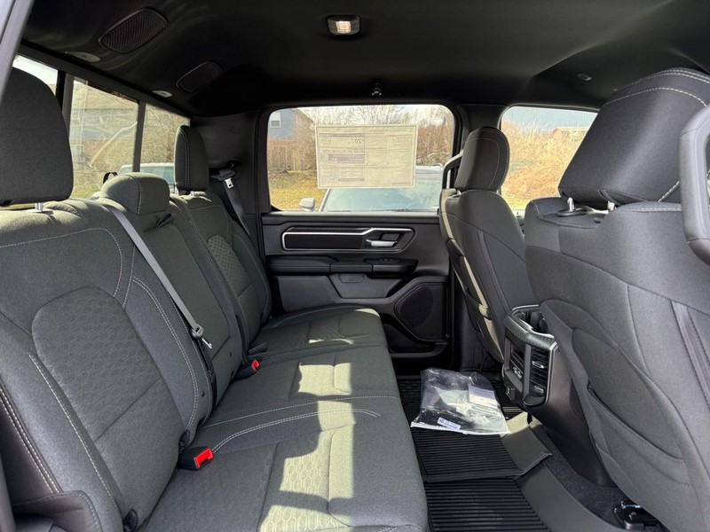 Ram 1500 Vehicle Image 04