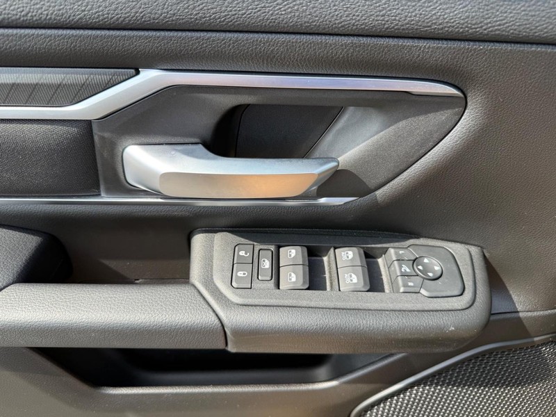 Ram 1500 Vehicle Image 16