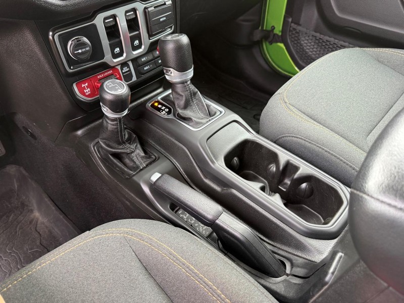 Jeep Wrangler Vehicle Image 21