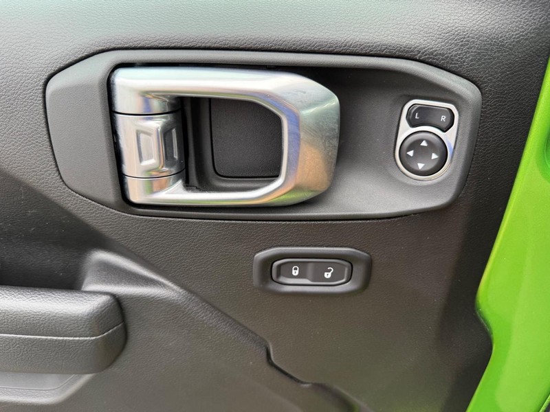 Jeep Wrangler Vehicle Image 25