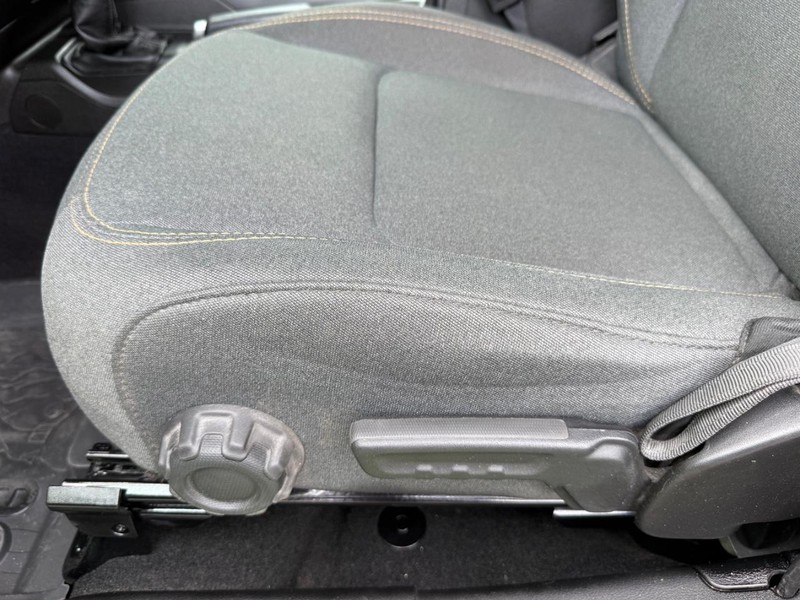 Jeep Wrangler Vehicle Image 26