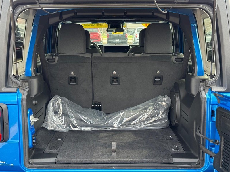 Jeep Wrangler Vehicle Image 07