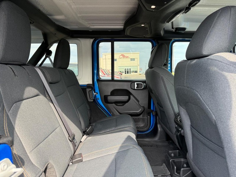 Jeep Wrangler Vehicle Image 10