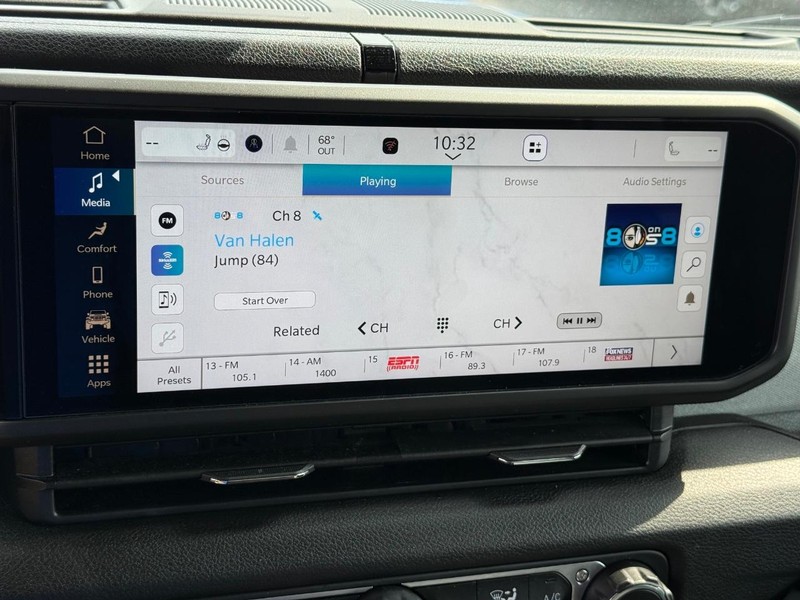 Jeep Wrangler Vehicle Image 17