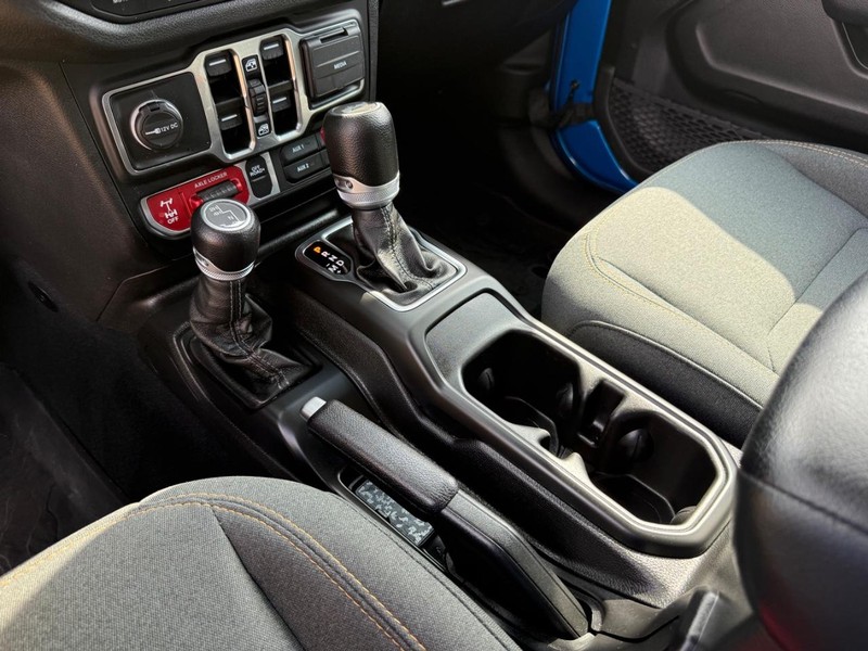 Jeep Wrangler Vehicle Image 20