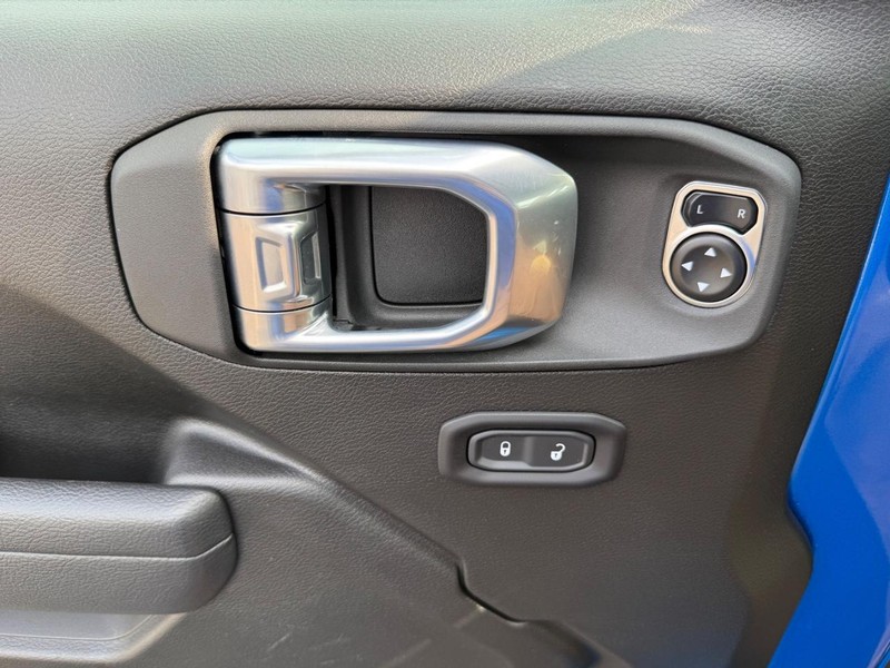 Jeep Wrangler Vehicle Image 24