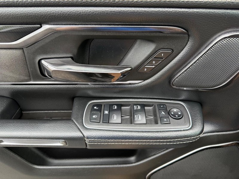 Ram 1500 Vehicle Image 24