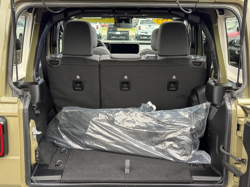 Jeep Wrangler Vehicle Image 07