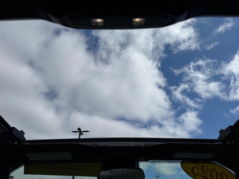 Jeep Wrangler Vehicle Image 11