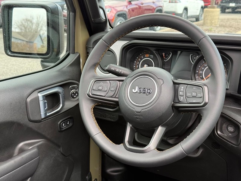 Jeep Wrangler Vehicle Image 13