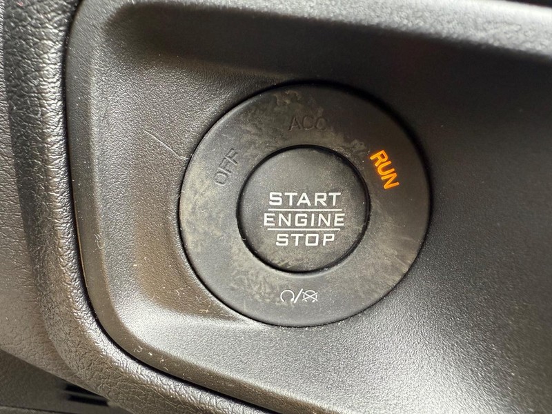 Jeep Wrangler Vehicle Image 16