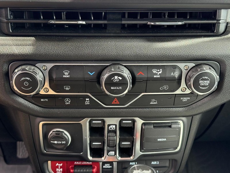 Jeep Wrangler Vehicle Image 19