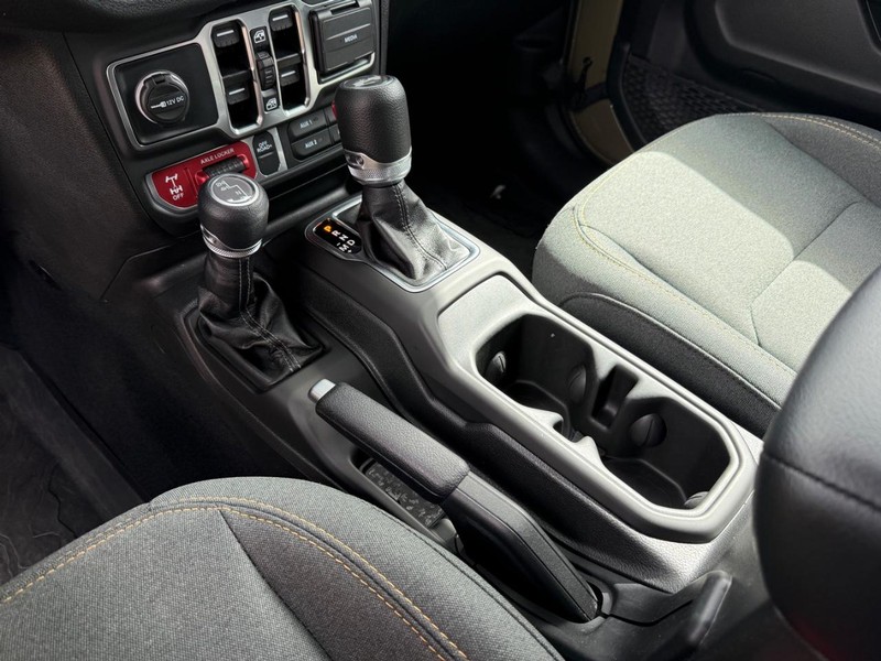 Jeep Wrangler Vehicle Image 20